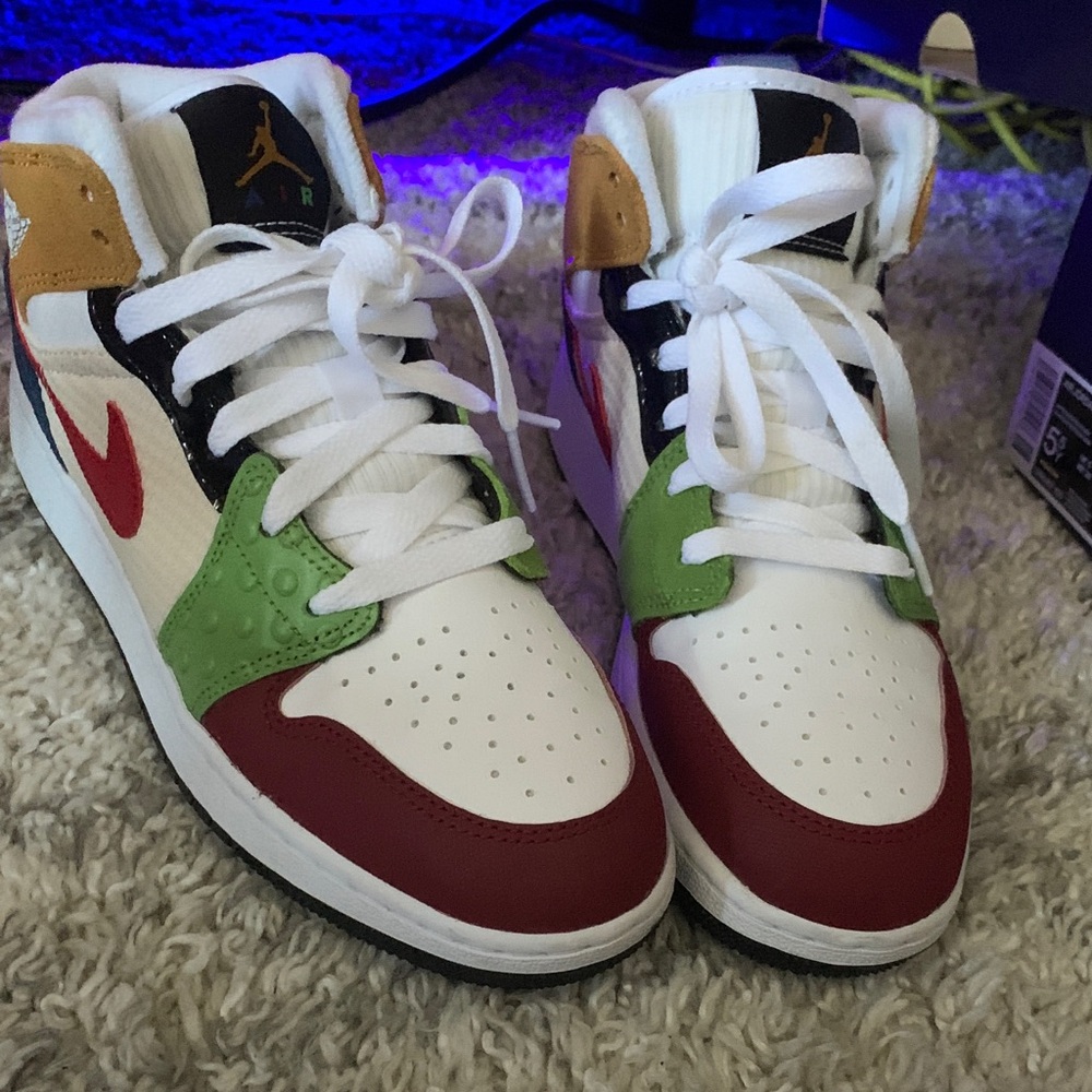 Jordan Air Jordan 1 Mid SE White/Red-Black Sneakers